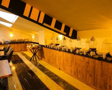 Van-Rusen Suite-6.jpg